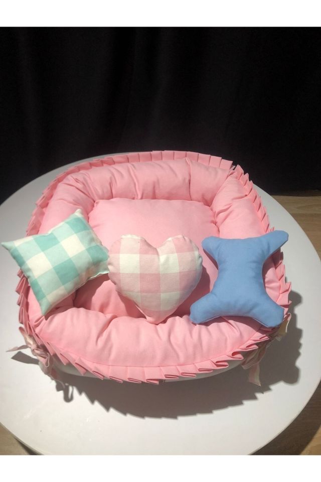 Special Design Couture Pink Cat and Dog Bed - 55x70 Cm with 3 Pillows Gift